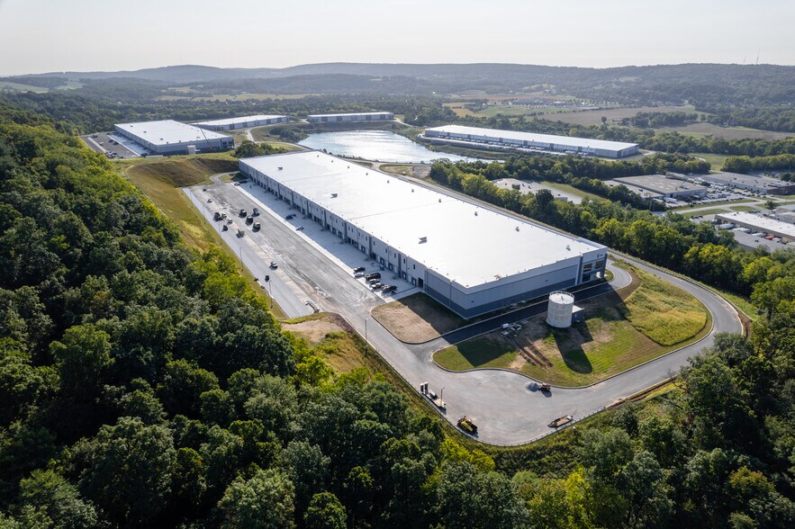 More Photos Of 600 Busser Rd, York Industrial For Lease