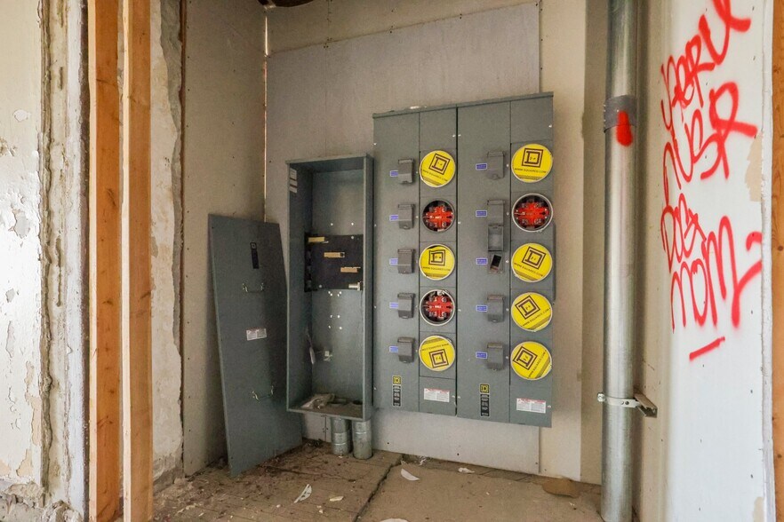 More Photos Of 1312 E Broad St, Columbus Apartments For Sale