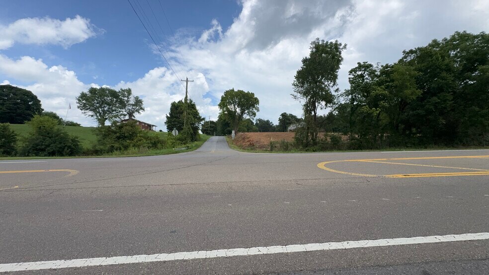 More Photos Of I-40 Exit 415, Dandridge Land For Lease