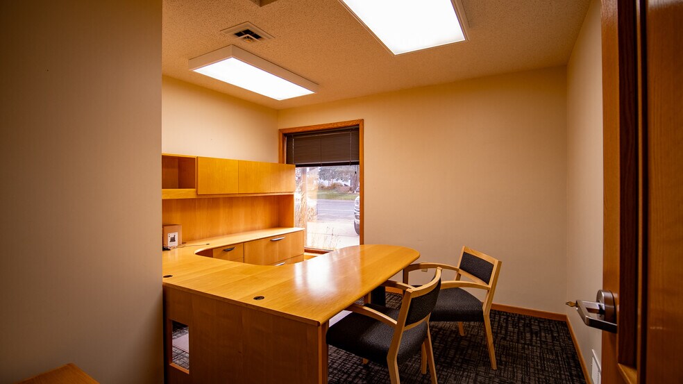 More Photos Of 27 2nd St SW, Eyota Office For Lease