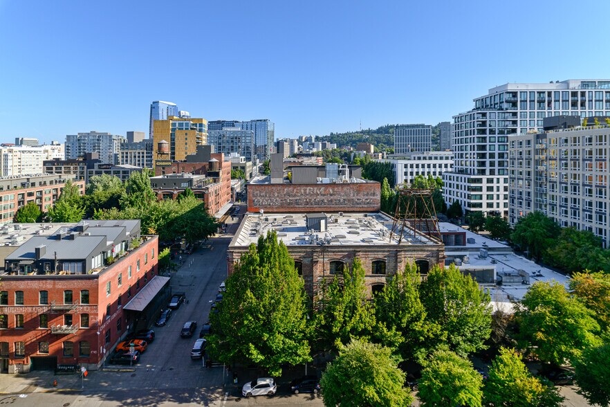 More Photos Of 1314 NW Irving St, Portland Apartments For Sale