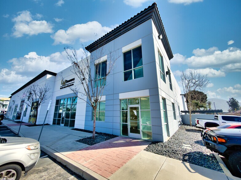 More Photos Of 10557 Juniper Ave, Fontana Warehouse For Lease