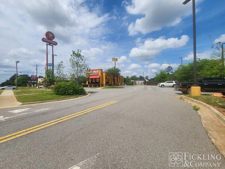 More Photos Of 1508 Sam Nunn Blvd, Perry Restaurant For Sale