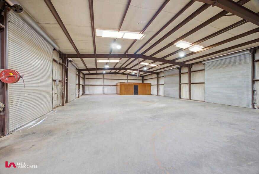 More Photos Of 1364 Candler Rd, Gainesville Truck Terminal For Lease