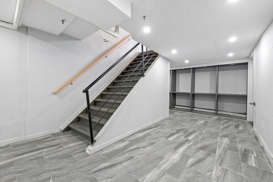 More Photos Of 214-216 E 9th St, New York Apartments For Lease