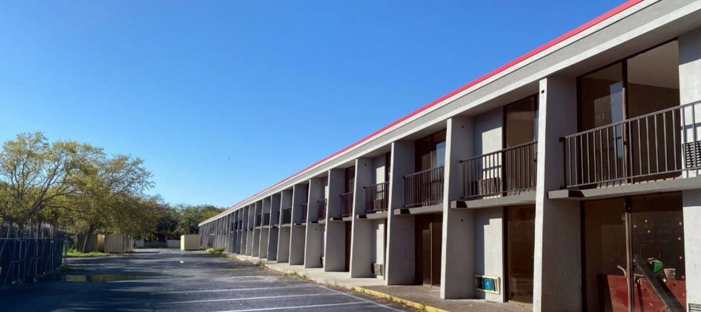 More Photos Of 1401 Atlantic Blvd, Neptune Beach Hotel For Sale