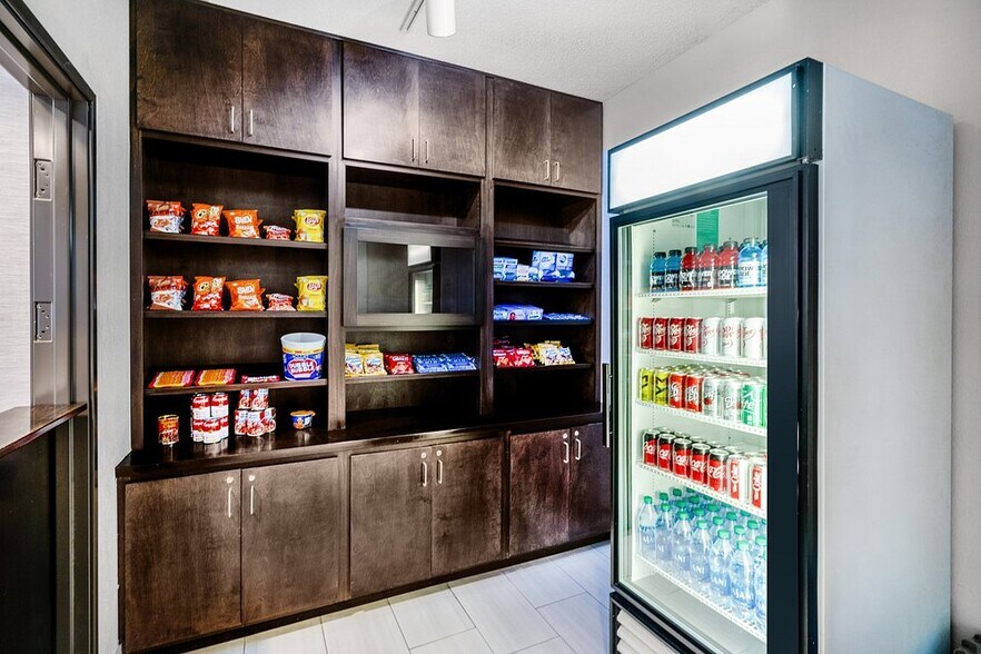 More Photos Of 310 Orchard Hill Dr, Tell City Hotel For Sale
