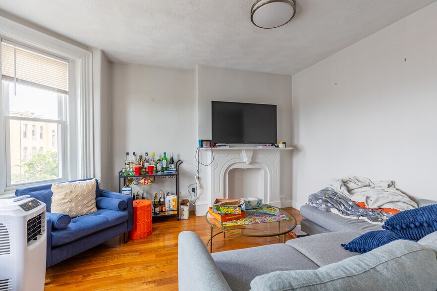 More Photos Of 291-293 E St, Boston Apartments For Sale