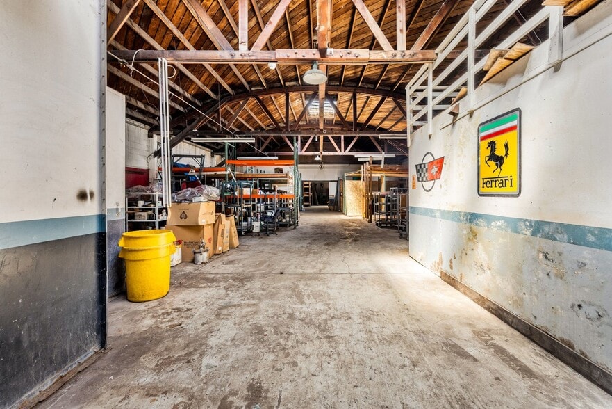 More Photos Of 5417 Adeline St, Oakland Auto Repair For Sale