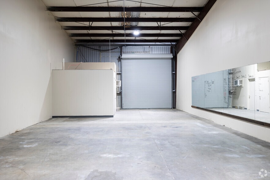 More Photos Of 130 Mitchell Rd, Houston Unknown For Lease