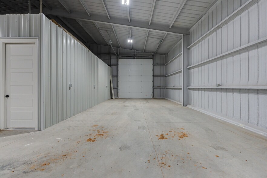 More Photos Of 8922 County Road 6820, Lubbock Warehouse For Sale
