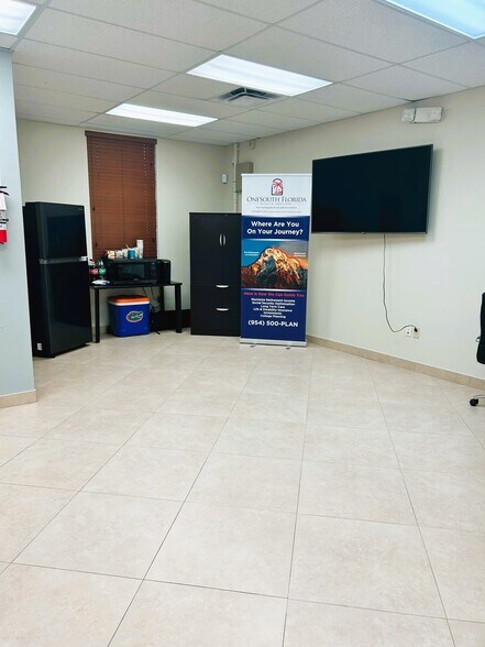 More Photos Of 9700 Stirling Rd, Cooper City Office For Lease