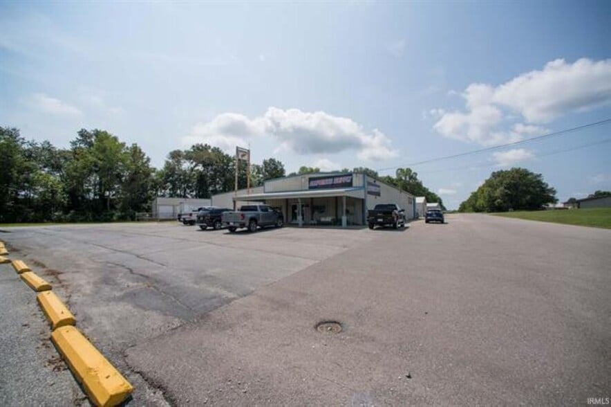 More Photos Of 7362 Russell Dr, Bicknell General Retail For Sale
