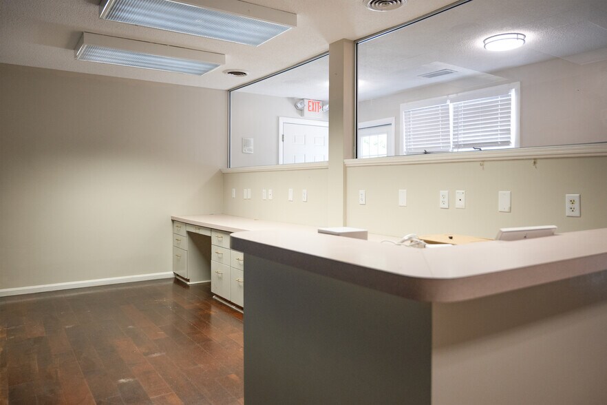 More Photos Of 435 Furnace St, Marshfield Medical For Lease
