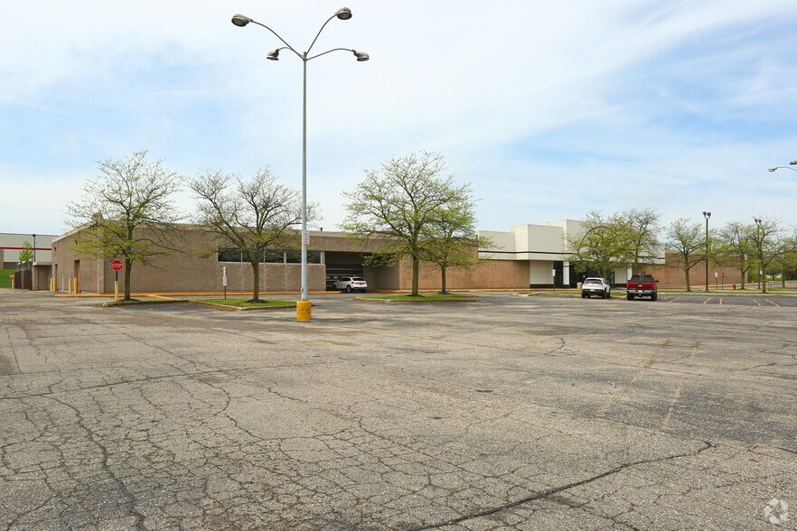 More Photos Of 3900 S State Rd, Ann Arbor Freestanding For Lease