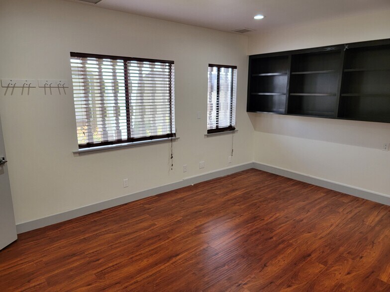 More Photos Of 3231 Waring Ct, Oceanside Medical For Sale