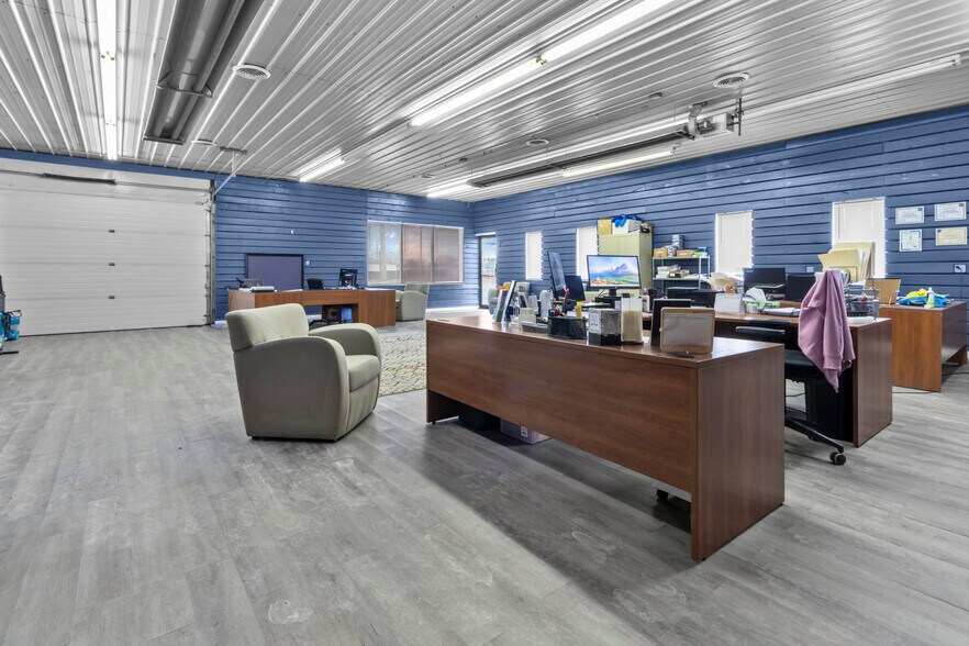 More Photos Of 8502 E 30th St, Indianapolis Warehouse For Sale