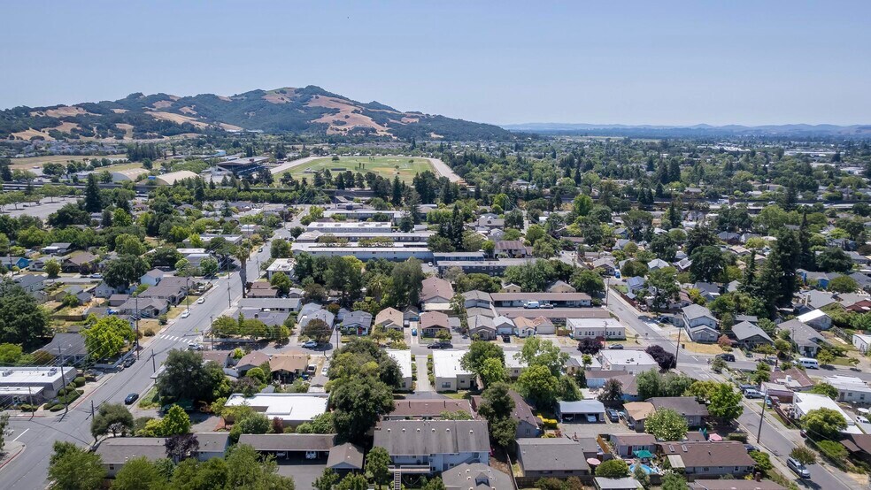 More Photos Of 823-825 Wheeler St, Santa Rosa Apartments For Sale