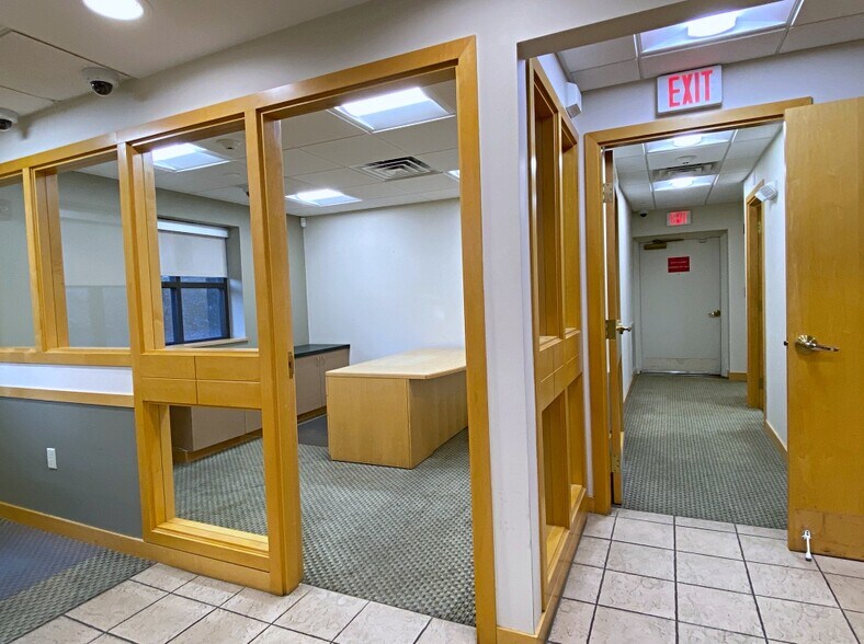 More Photos Of 573 Main St, Woburn Office For Lease