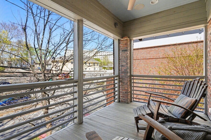 More Photos Of 117 E Maple St, Decatur Loft Creative Space For Sale