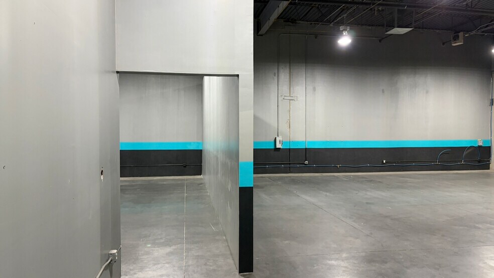 More Photos Of 5136 W Patrick Ln, Las Vegas Warehouse For Lease