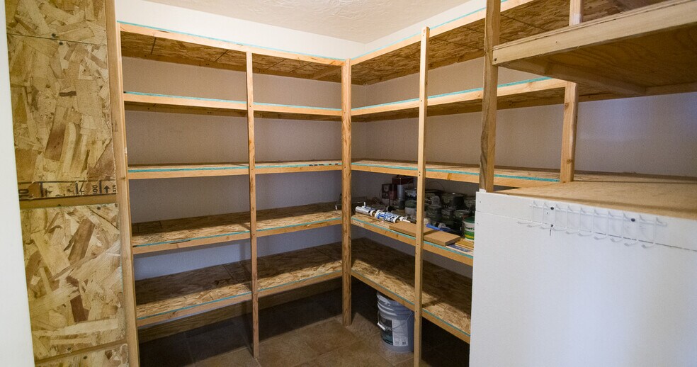 More Photos Of 397 N Wendy St, Torrey Specialty For Sale