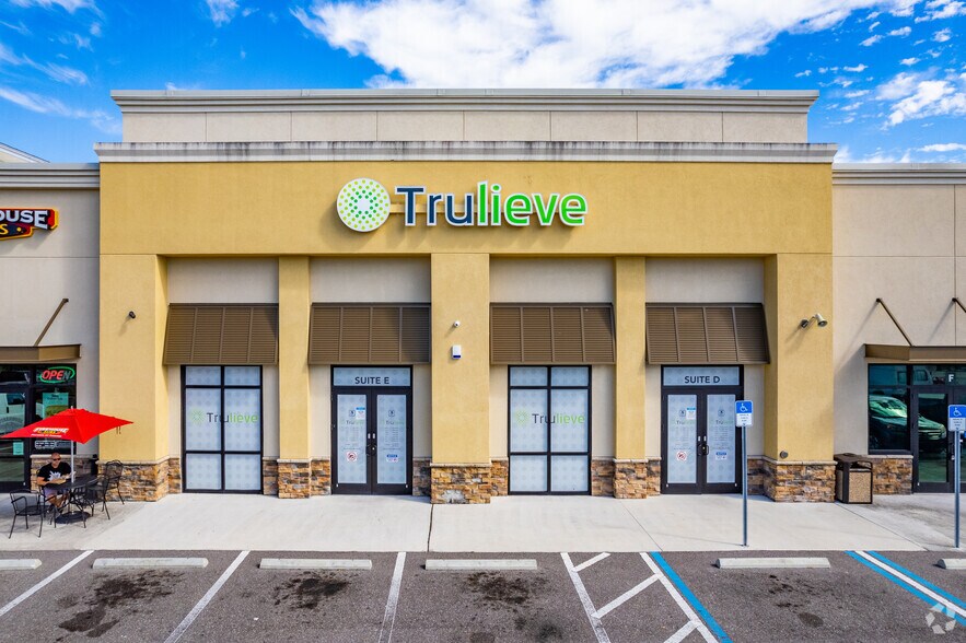 More Photos Of 40545 US Highway 19 N, Tarpon Springs Storefront For Lease