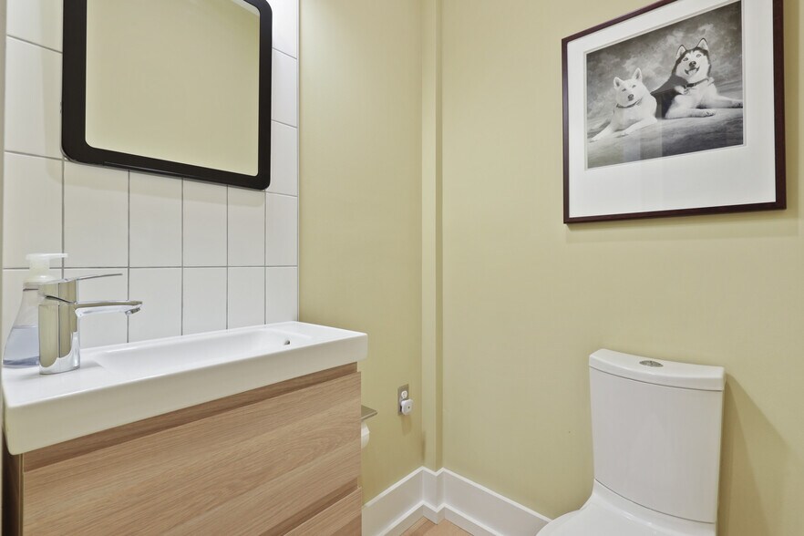 More Photos Of 1019 Cathedral St, Baltimore Office Residential For Sale