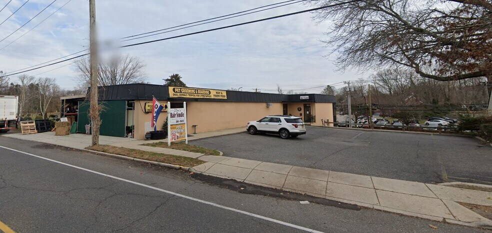 More Photos Of 128 Laurel Rd, East Northport Storefront Retail Office For Lease