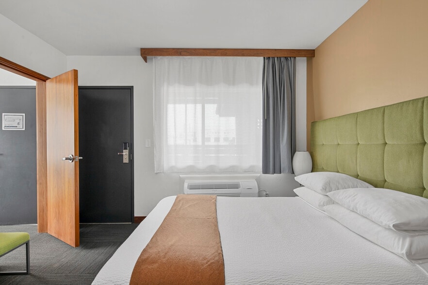 More Photos Of 1314 W Grove St, Boise Hotel For Sale