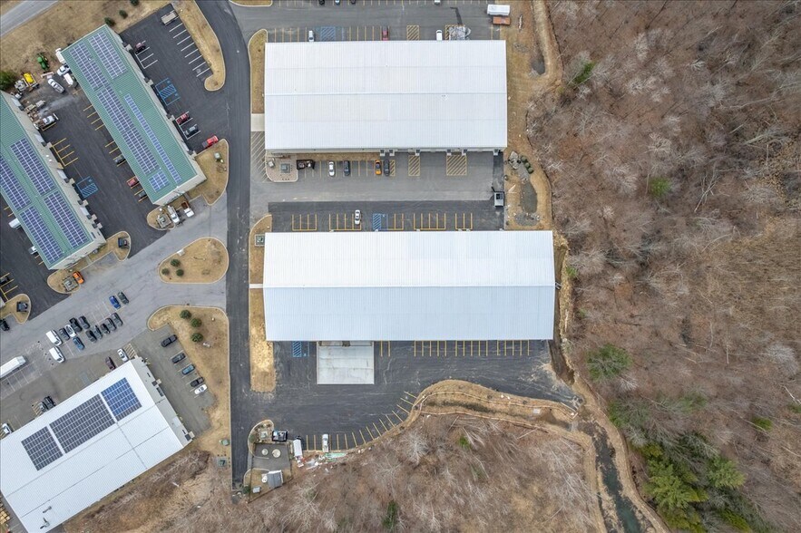 More Photos Of 25 Wood Road, Round Lake Distribution For Lease