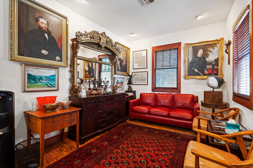 More Photos Of 19 Riberia St, Saint Augustine Office For Sale