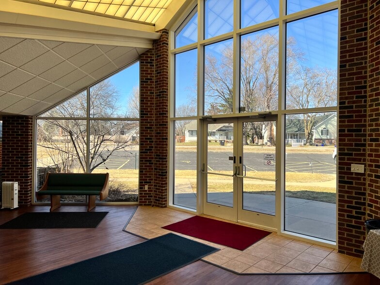 More Photos Of 5757 Blue Ridge Blvd, Raytown Religious Facility For Sale