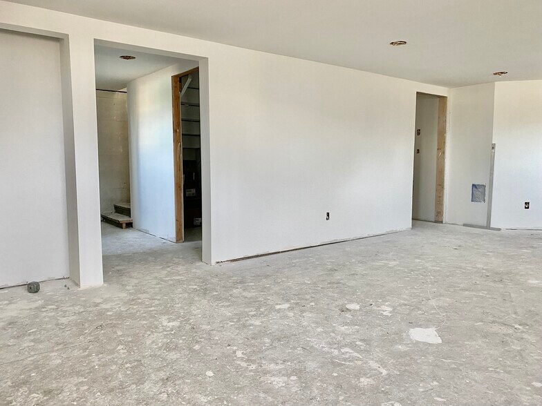 More Photos Of , Lincoln City Unknown For Sale