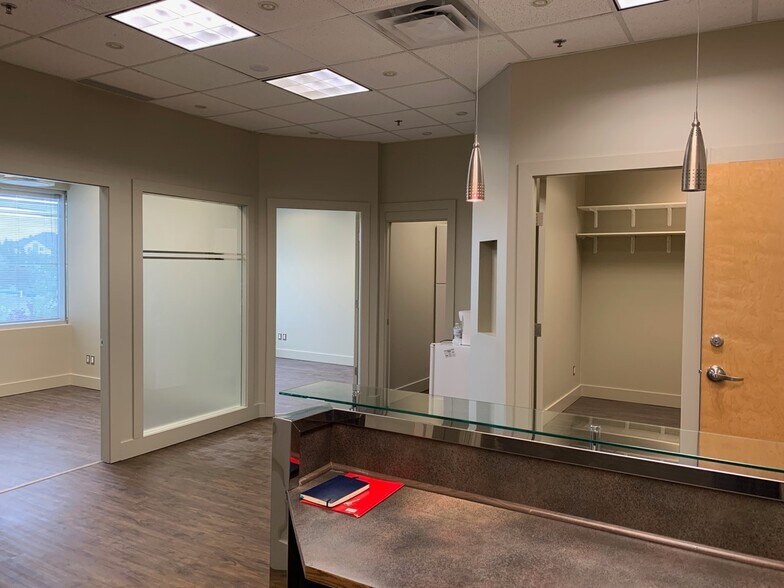 More Photos Of 2603 Hewes Way NW, Edmonton Medical For Sale