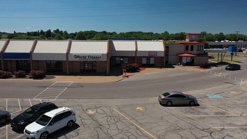 Primary Photo Of 3710-3748 N 1st Ave, Evansville Unknown For Lease