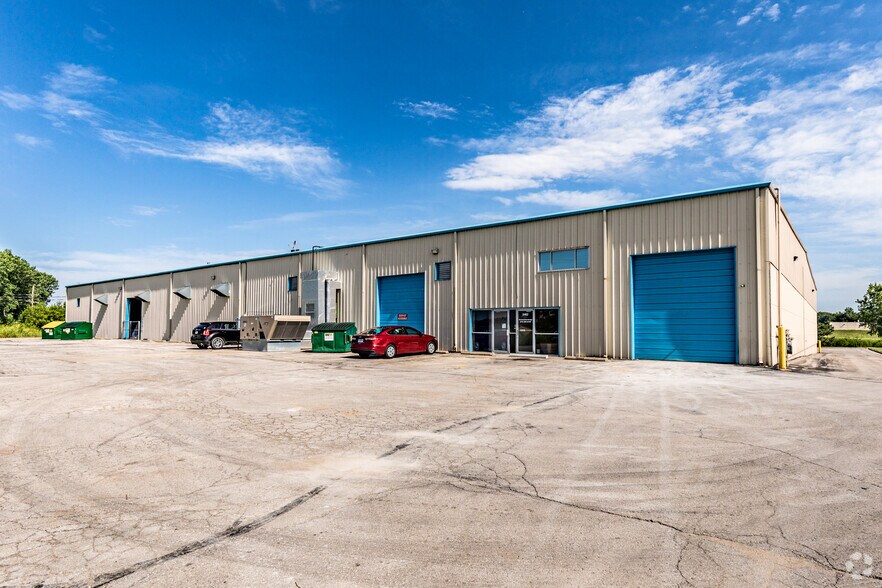 More Photos Of 2461-2475 NW Tullison Rd, Riverside Warehouse For Lease