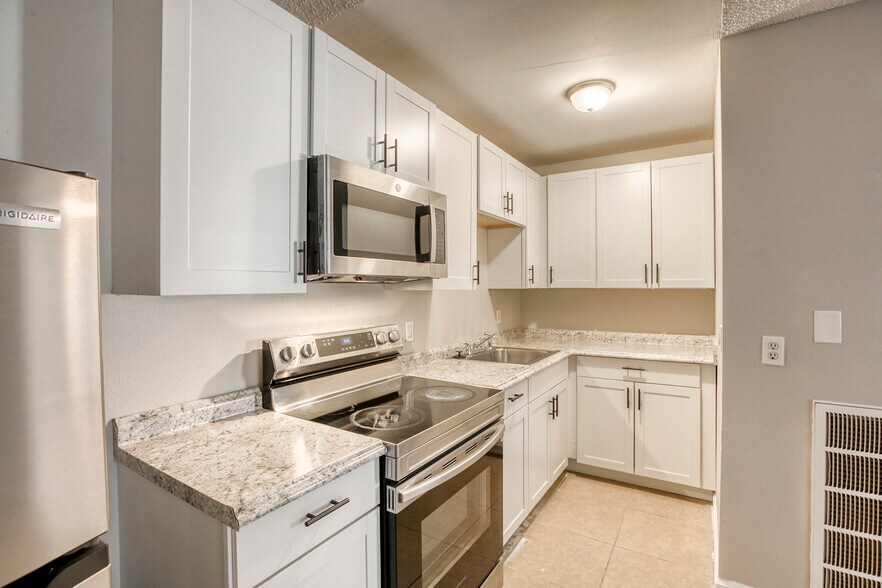 More Photos Of 317 S 9th St, Las Vegas Apartments For Sale