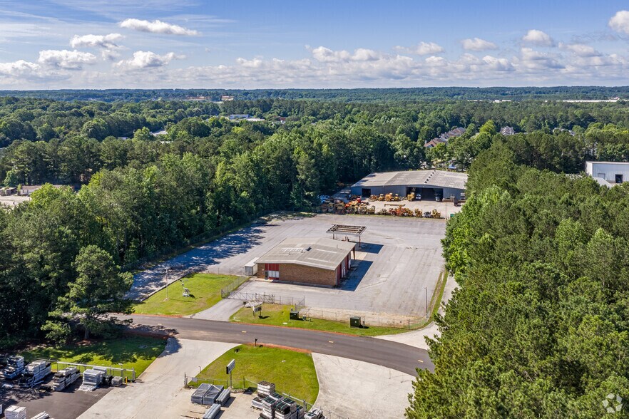 More Photos Of 43 Bellamy Ct, Stockbridge Service For Lease