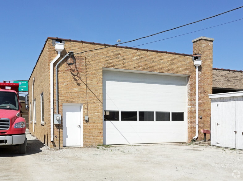 Primary Photo Of 535 N York Rd, Elmhurst Service For Sale