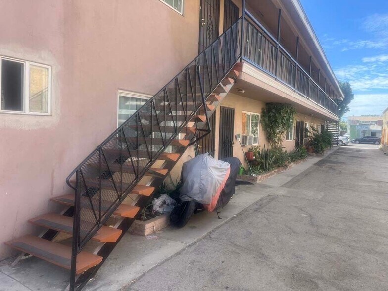 More Photos Of 9222 California Ave, South Gate Apartments For Sale