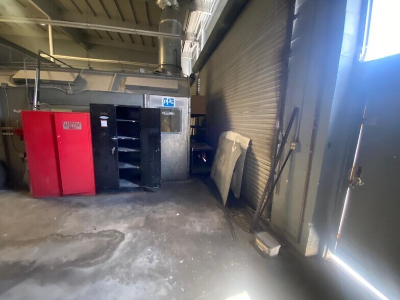 More Photos Of 6696 Miramar Rd, San Diego Auto Repair For Lease