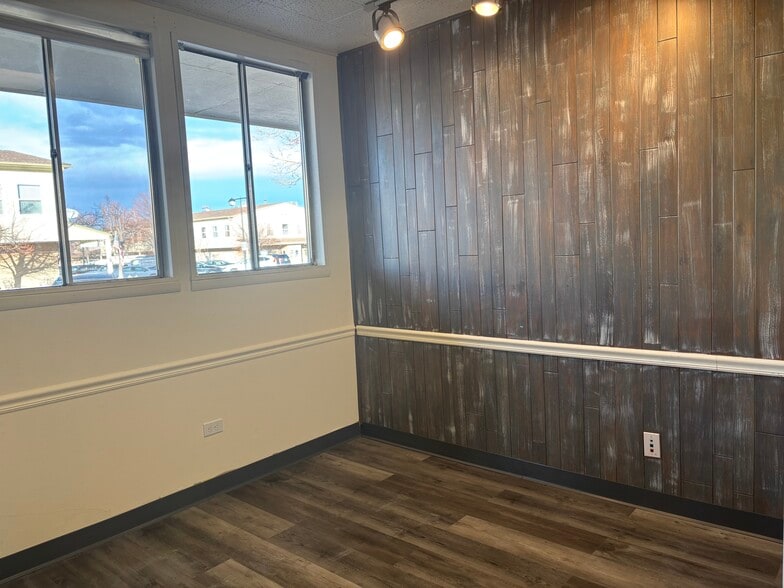 More Photos Of 1968-1978 S Garrison St, Lakewood Unknown For Lease