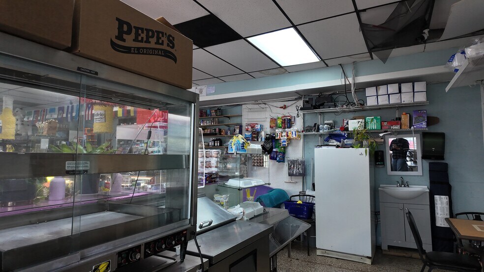 More Photos Of 2401 W Cervantes St, Pensacola General Retail For Sale