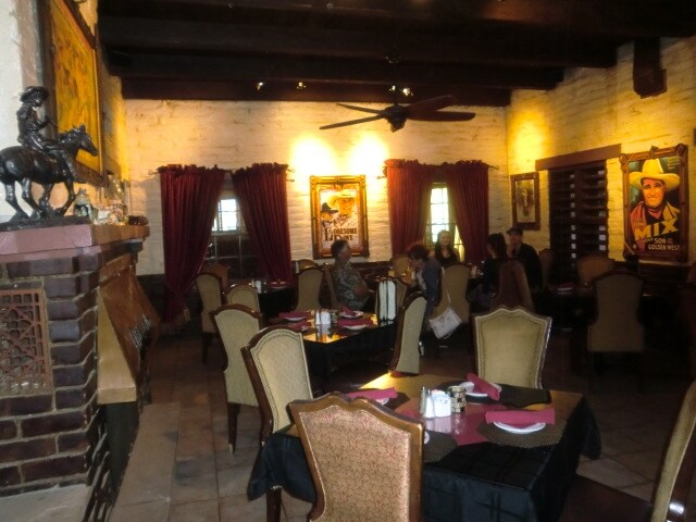 More Photos Of 305 E American Ave, Oracle Bar For Sale