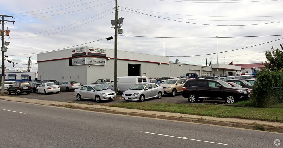 Primary Photo Of 6570 Backlick Rd, Springfield Auto Dealership For Lease