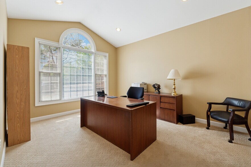 More Photos Of 301-304 Macy Dr, Roswell Medical For Sale