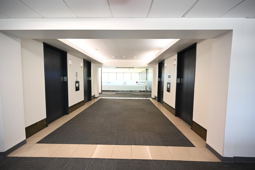 More Photos Of 2401 Fountain View Dr, Houston Office For Lease