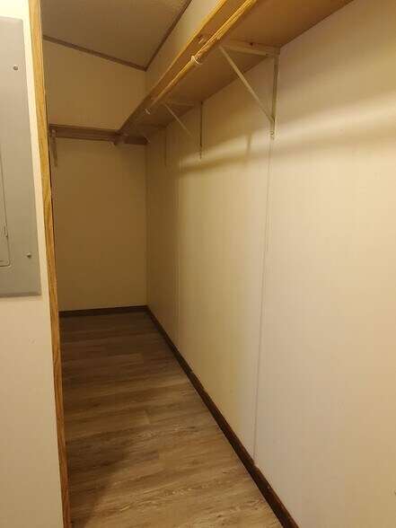 More Photos Of 138 Grey Moss Ct, Ingram Apartments For Sale