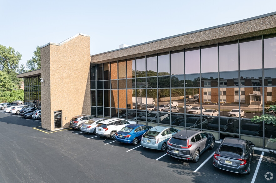 More Photos Of 560 Sylvan Ave, Englewood Cliffs Office For Lease